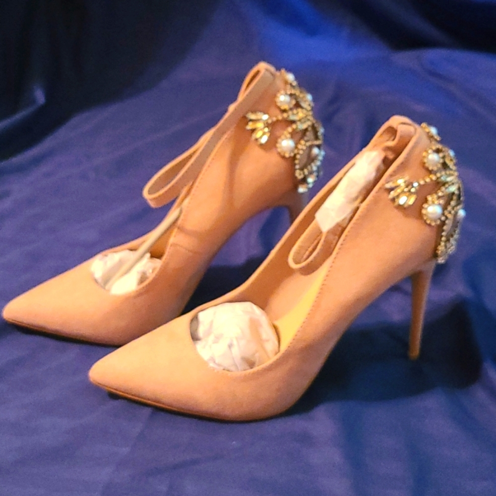 Janine blush colored pump with rhinestone and peral accent